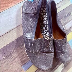 TOMS Women's Glitter Loafers - silver